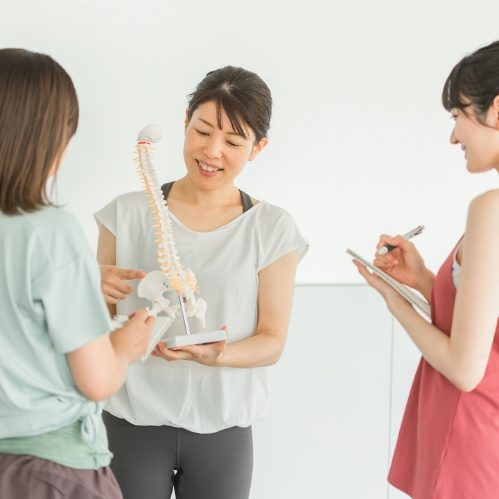 ピラティスインストラクターが今学ぶべき5つの注目テーマと深め方|知識と実力を磨くために必要なこと