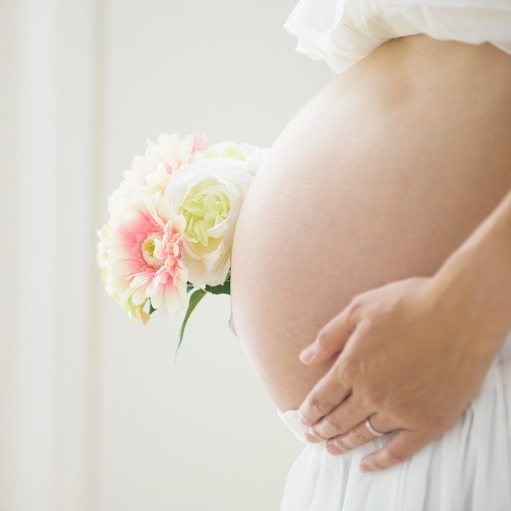 妊婦さんにおすすめのアロマと避けるべき精油|専門家が伝える安心ガイド