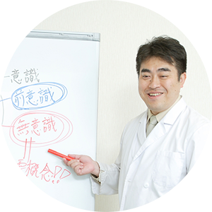 理学療法士の講師から高齢者の身体的・心理的特徴について学ぶ