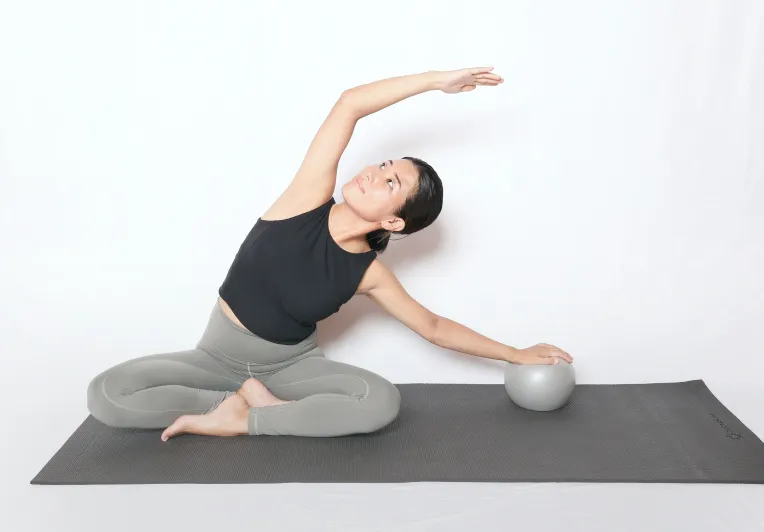 正しい呼吸を意識することで集中と体幹の安定に役立つ